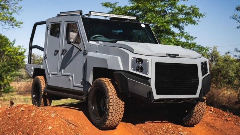SVI Max 3 — компания из ЮАР превратила культовый Toyota Land Cruiser в броневик