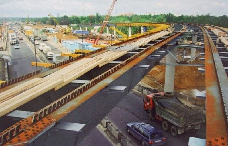 Самая большая пробка на МКАД длиной 68 километров была зафиксирована 15 мая 2008 года