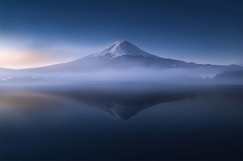Гора Фудзи, вид с озера Кавагути, Яманаси, Япония. Фото: Амарате Тансавет
