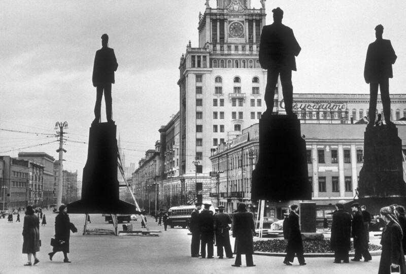 11. Выбор места для установки памятника Маяковскому. Триумфальная площадь, Москва, 1958 год