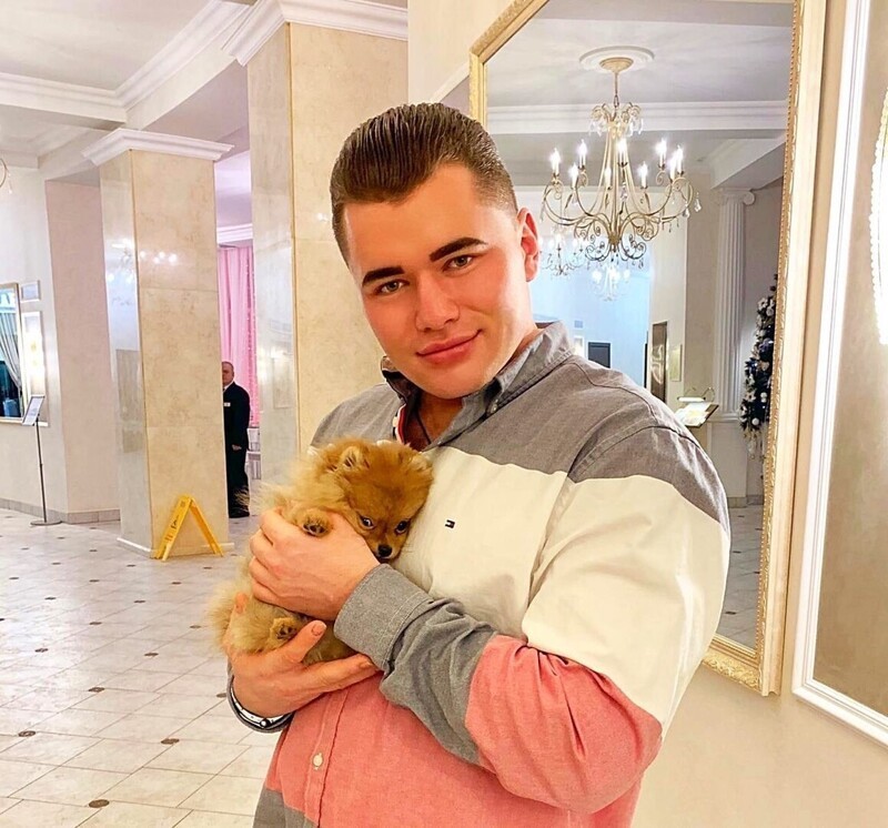"Губы что ли накачал?": самый красивый депутат Кировской городской Думы