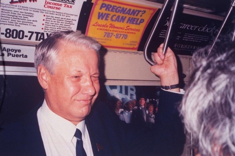 Народный депутат и член Верховного совета СССР Борис Ельцин в нью-йоркском метро, 1989 год