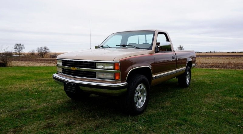9. Chevrolet K2500 1992 года продан за $22,550 (5 150 000 руб.).