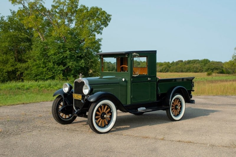 7. Chevrolet National Ab Pickup 1928 года продана за $27,500 (3 000 000 руб.).