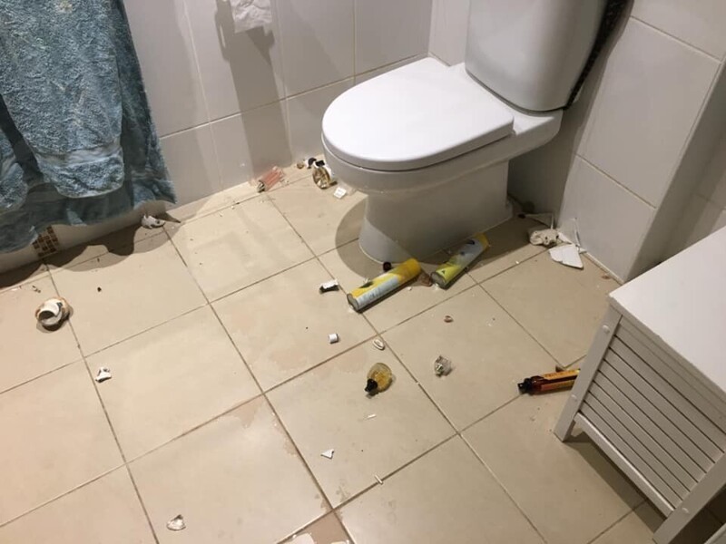 В Австралии семья обнаружила ночью в своей ванной гигантского питона