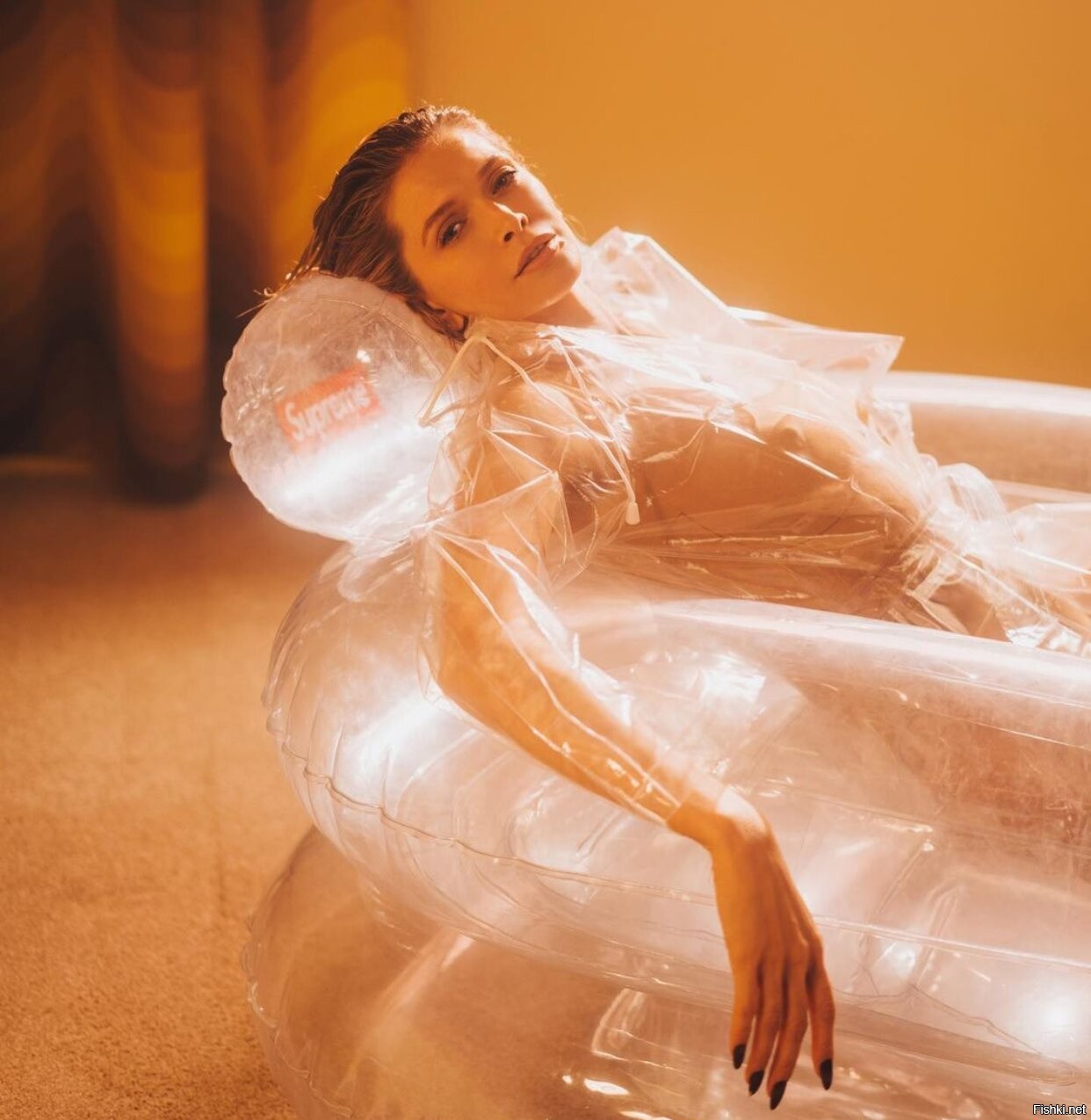 Вера Брежнева В Белом Платье С Перьями фото 16