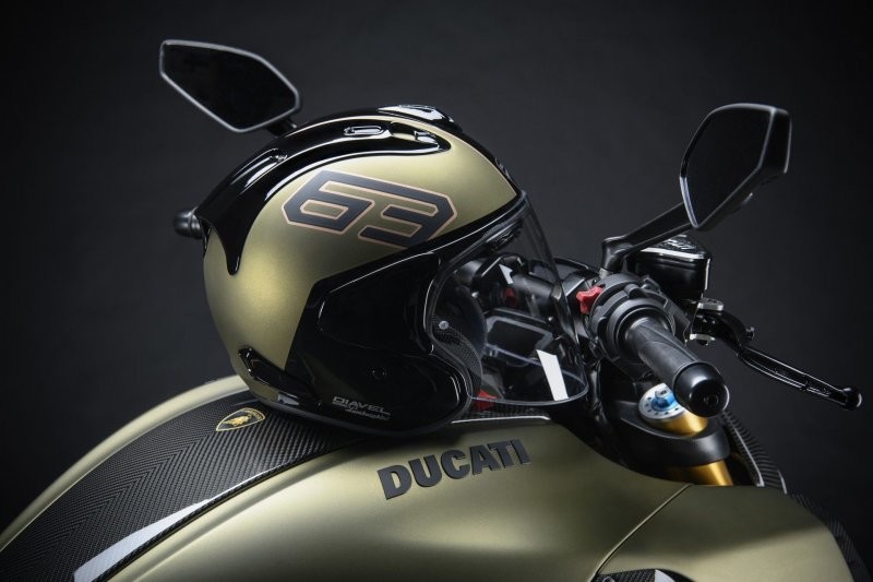 Ducati и Lamborghini представили байк ограниченной серии, вдохновленный гибридным суперкаром Sian