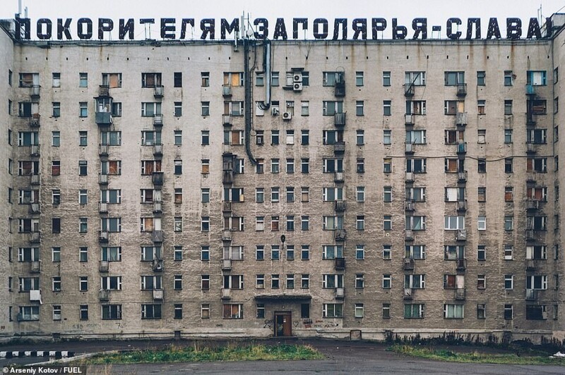Российский фотограф открыл, какой причудливой была порой советская архитектура