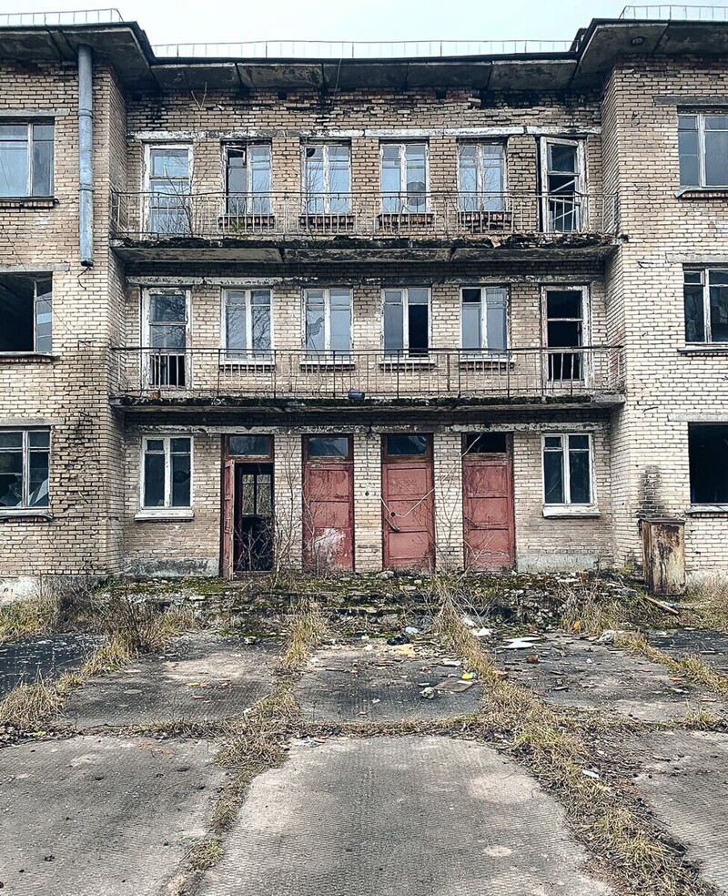 Смуравьево - бывший военный городок, в котором люди не живут, а выживают. Эхо Сердюковщины