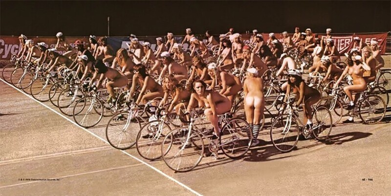 На съемках клипа Queen на песню "Bicycle Race", 1978 год, Лондон