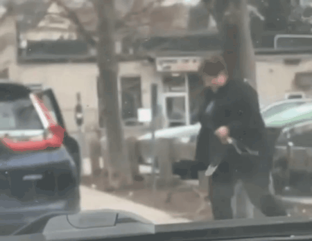 Вот пристал-то!