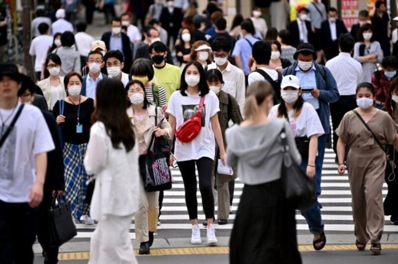 Самоубийцы Японии всего за один месяц "обогнали" жертв коронавируса за год