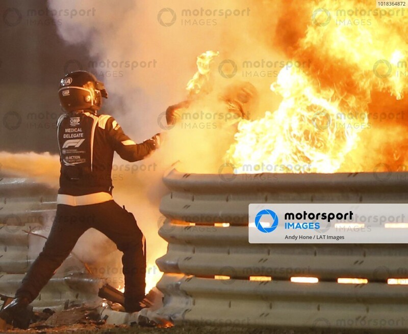 Российский гонщик "Формулы-1" случайно организовал две серьезные аварии в Бахрейне