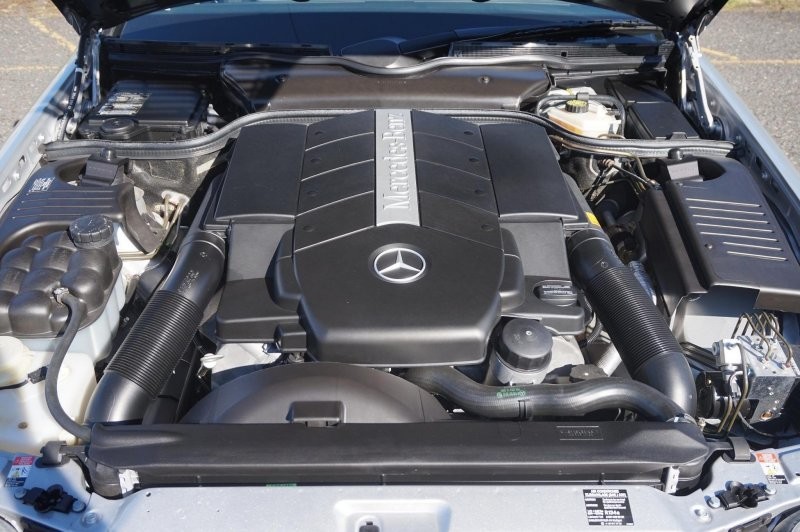 18-летний Mercedes-Benz SL 500, который никогда не стоял на учёте, продан с аукциона