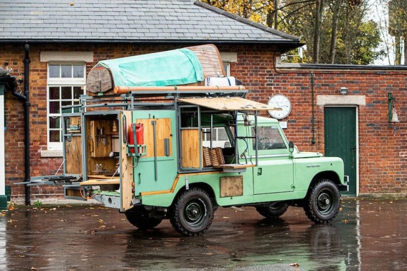 Еда на колесах: переоборудованный Land Rover знаменитого шеф-повара уйдет с молотка