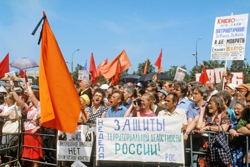 1992. 11 июня. Москва. День Независимости. Митинг коммунистической партии состоялся возле телецентра Останкино