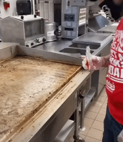 Масштабная мойка гриль-плиты