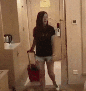 Гифки с девушками