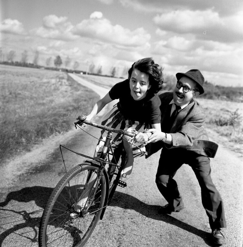  1961. Уроки езды на велосипеде. Робер Дуано.