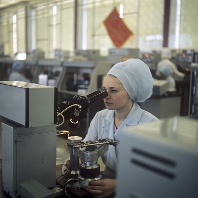 На ленинградском объединении электронного приборостроения "Светлана" 1976 г.