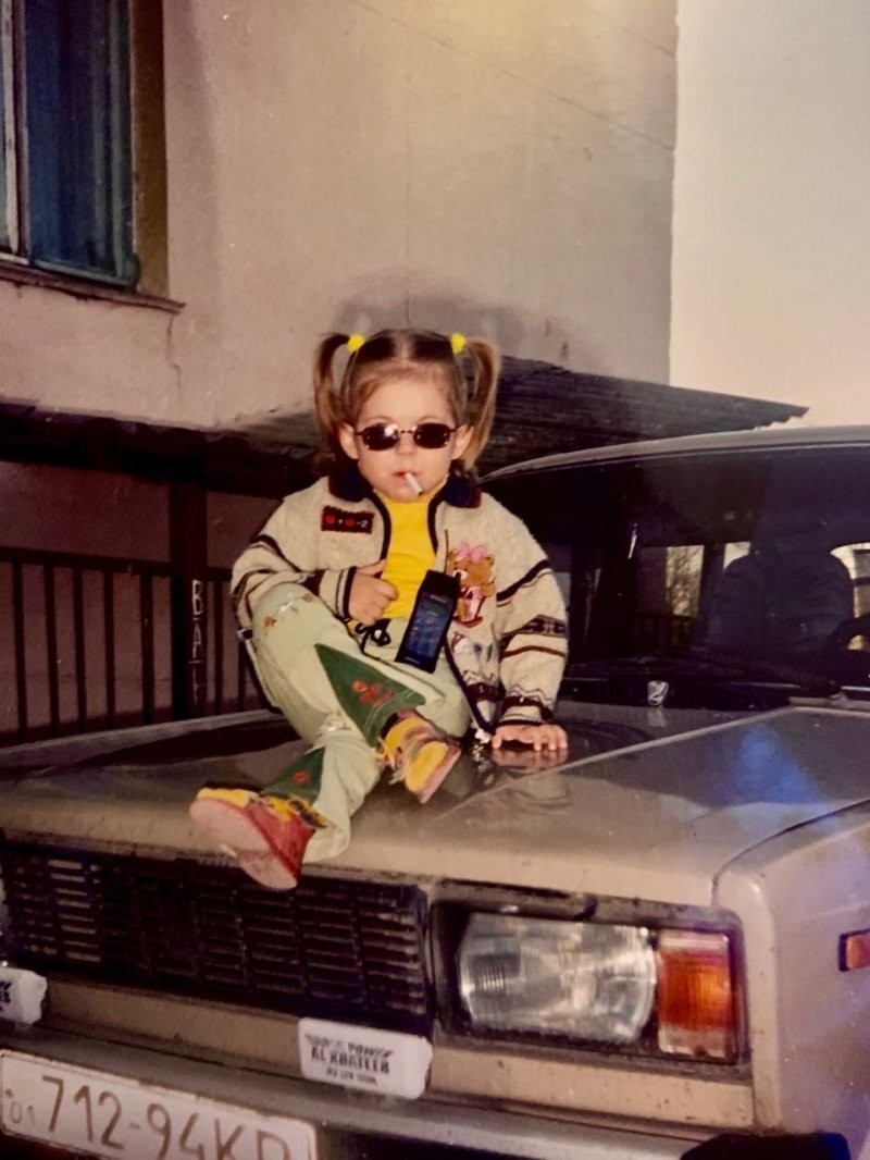 Модная девочка из 90-х