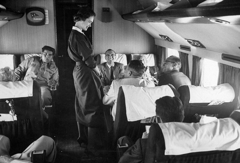 Сексапильные стюардессы середины ХХ века