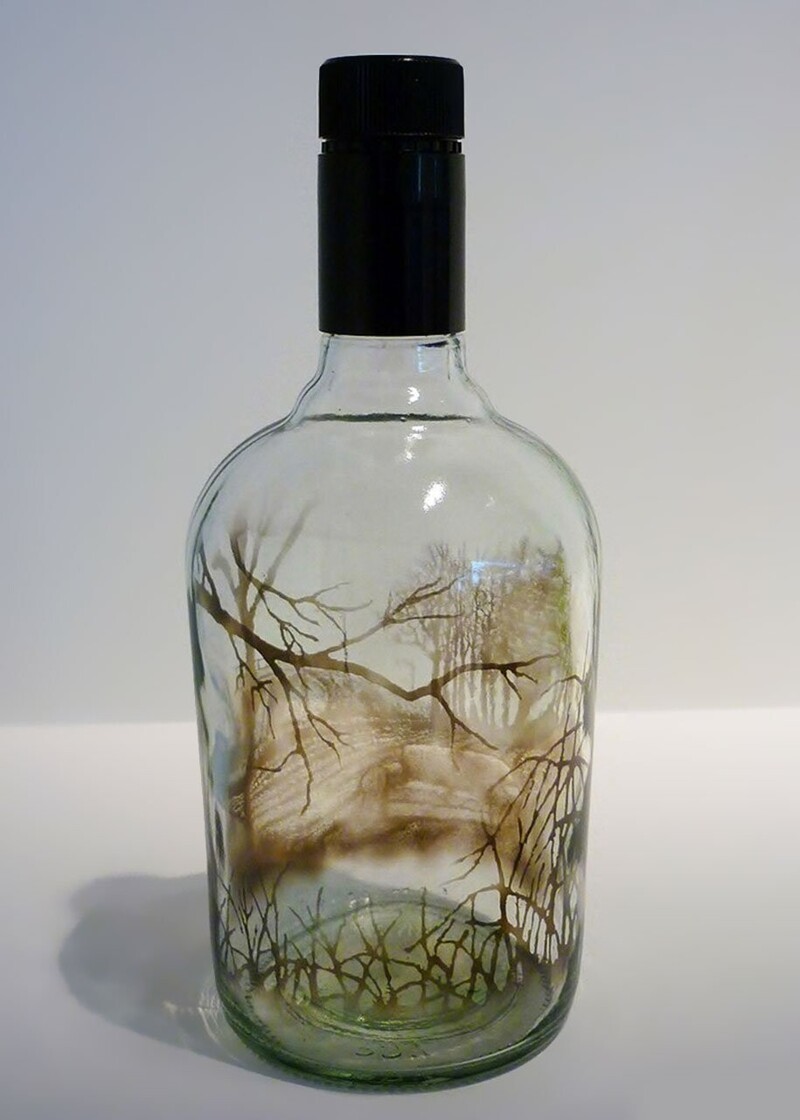 Джим Динджилиан и его рисунки внутри бутылок