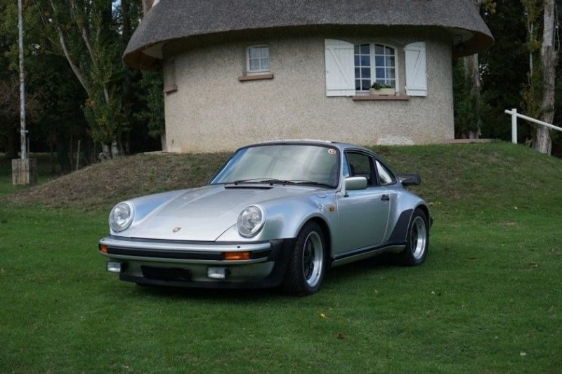 10. Porsche 911 (930) Turbo 1979 года продан за €66,752 (8 400 000 руб.).