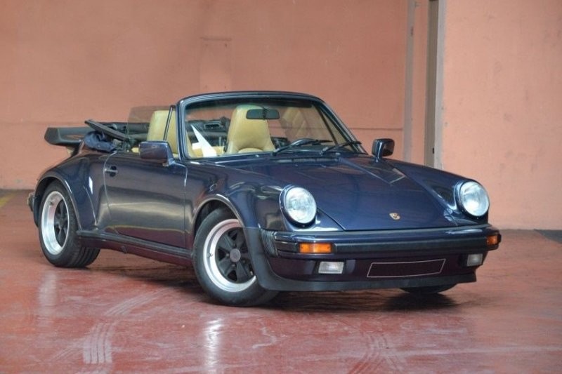 9. Porsche 911 Cabriolet 1987 года продан за €71,520 (8 800 000 руб.).
