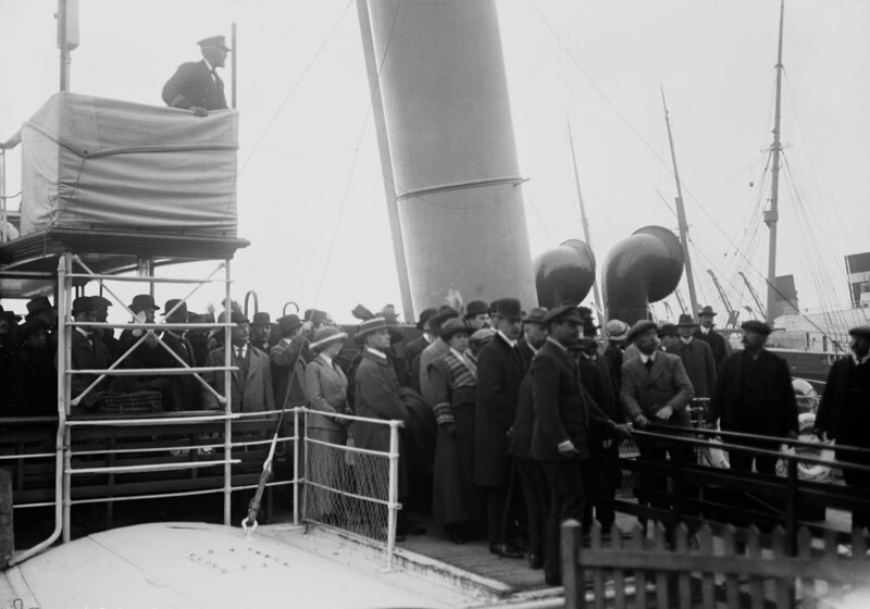 "Титаник": редкие снимки после катастрофы легендарного лайнера