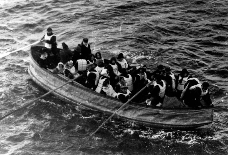 "Титаник": редкие снимки после катастрофы легендарного лайнера