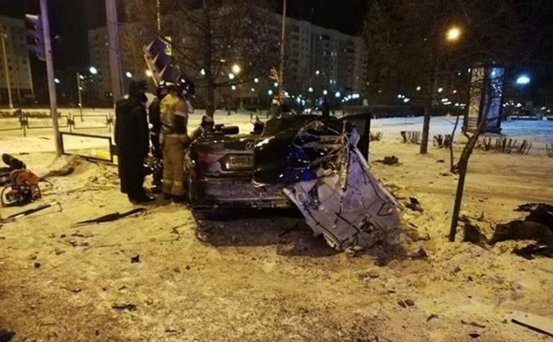 Авария дня. Момент смертельного ДТП с участием Lexus и автобуса в Иркутской области