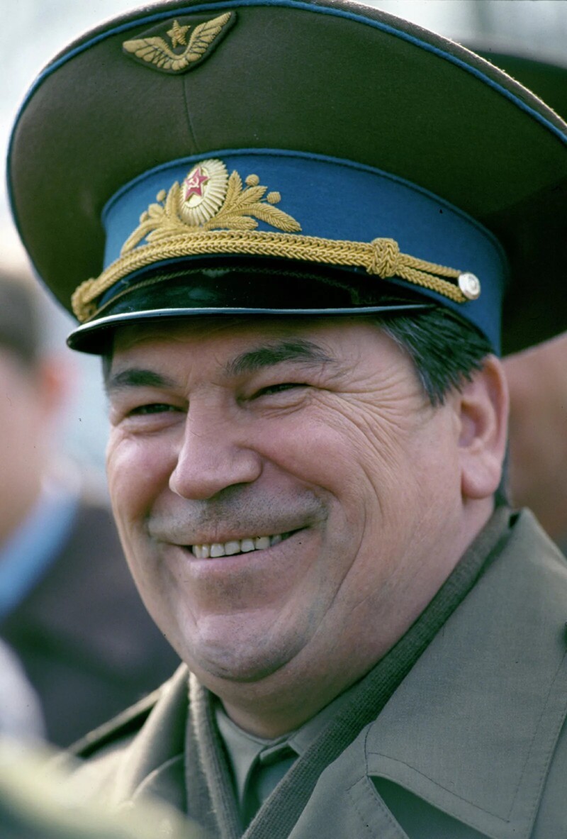 Cкончался последний министр обороны СССР