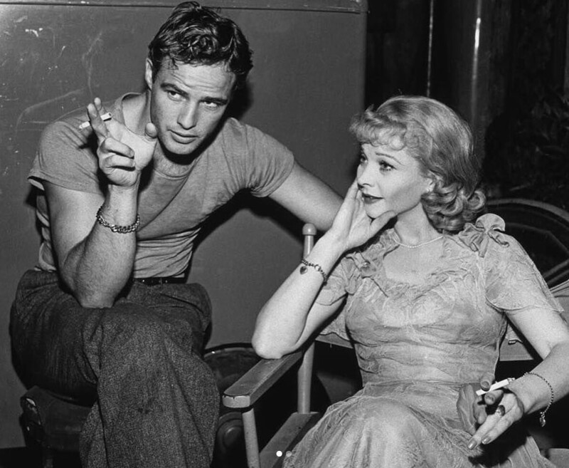 Марлон Брандо и Вивьен Ли отдыхают на съемках фильма Трамвай «Желание», 1951 год.