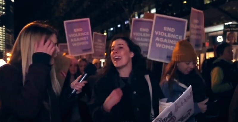 "Что важнее: права женщин или ислам?": канадская активистка потроллила участниц женского марша