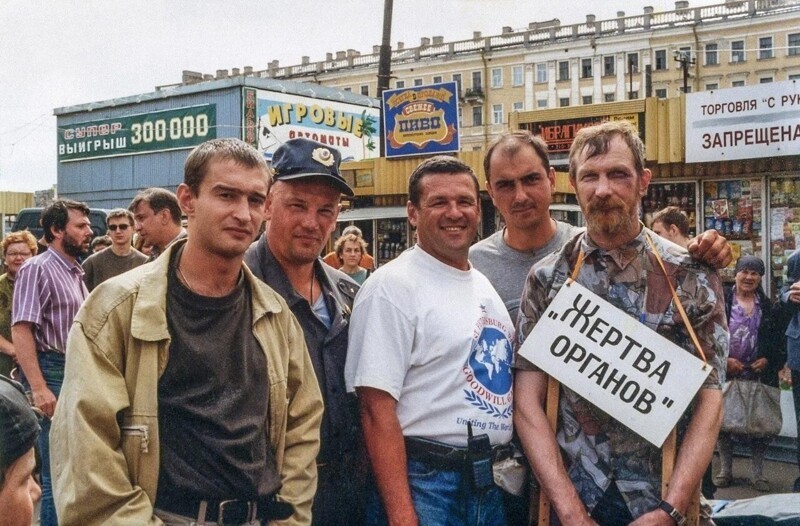 На съёмках сериала «Убойная сила».Санкт-Петербург, Сенная площадь, 1999 год