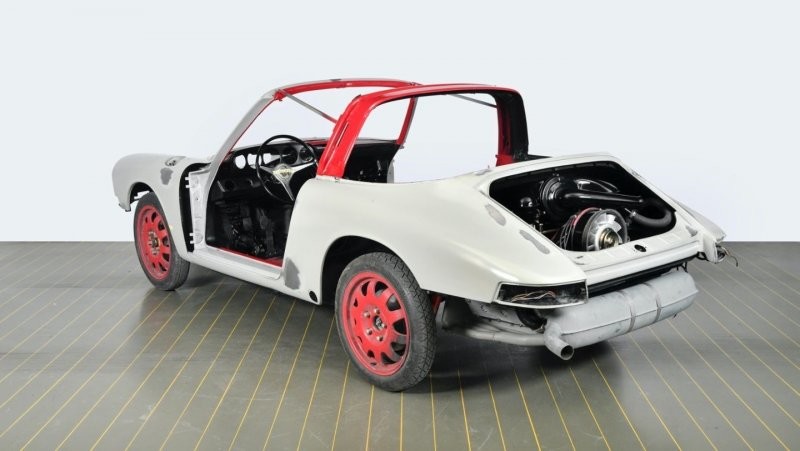 Как новенький! Porsche Classic провел полную заводскую реставрацию первого 911 S Targa 1967 года выпуска