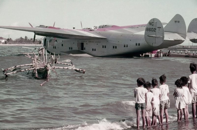 Филиппины, Лусон, самолёт компании Пан-Ам приводнился в Манильском заливе, 1940: