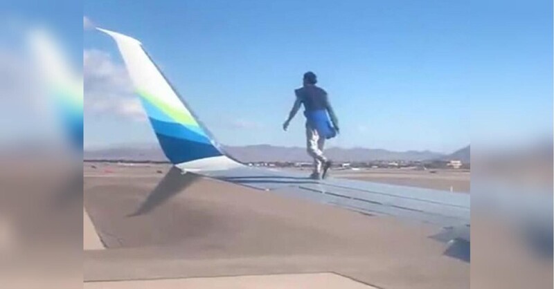 Побег из Вегаса: американец попытался улететь на крыле самолета