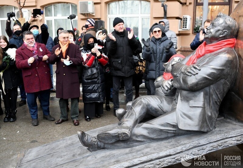 "Атом Солнца Олега Табакова"