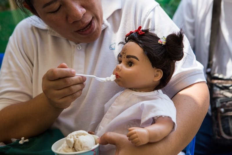 Жуткие куклы-талисманы в Таиланде