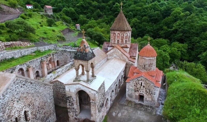 Миротворцы обеспечили безопасность армянских паломников в Дадиванке
