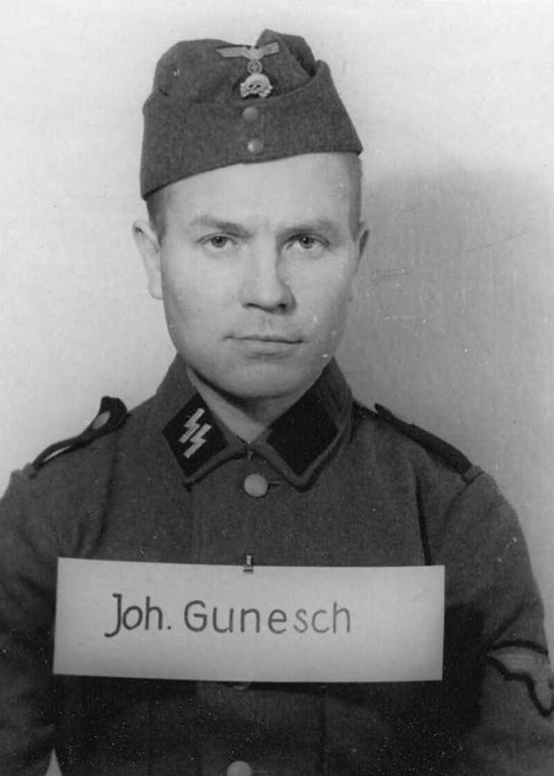Йоханес Гунеш, бывший фермер, в СС с 1943г.