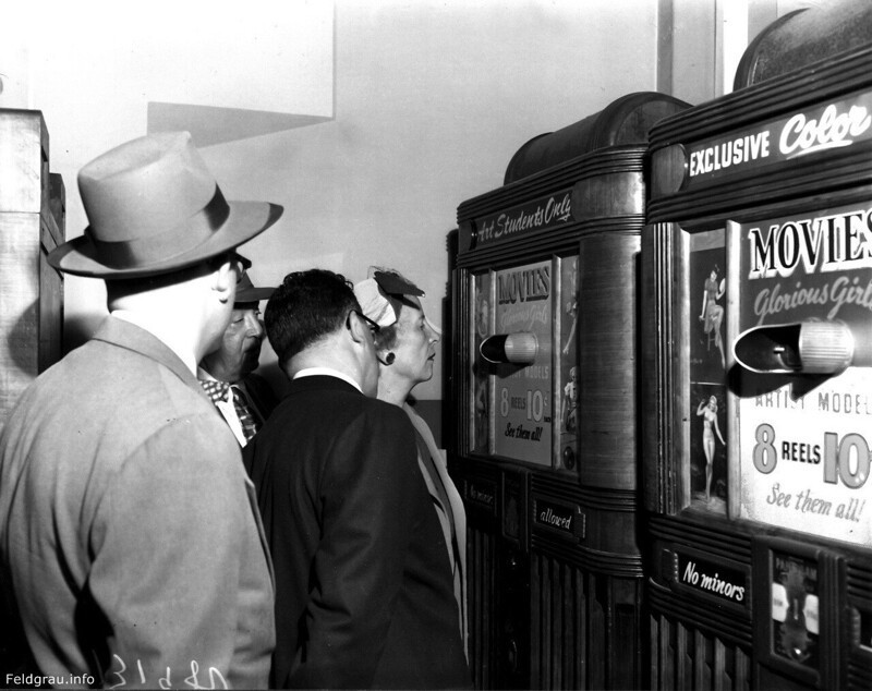 Уличный автомат с непристойными фильмами, США, 1965 г.