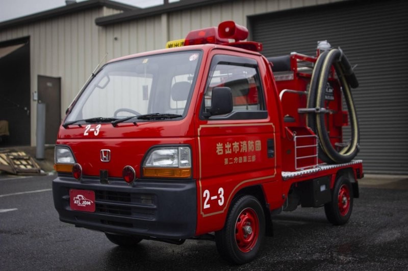 Посмотрите на маленький пожарный грузовик Honda Acty, который никого не оставит равнодушным