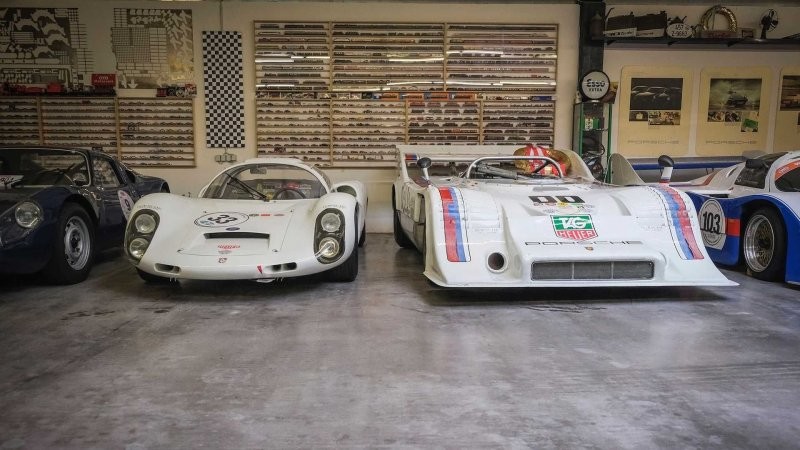 80-летний коллекционер купил свой 80-й Porsche и построил отдельное здание для размещения своей коллекции