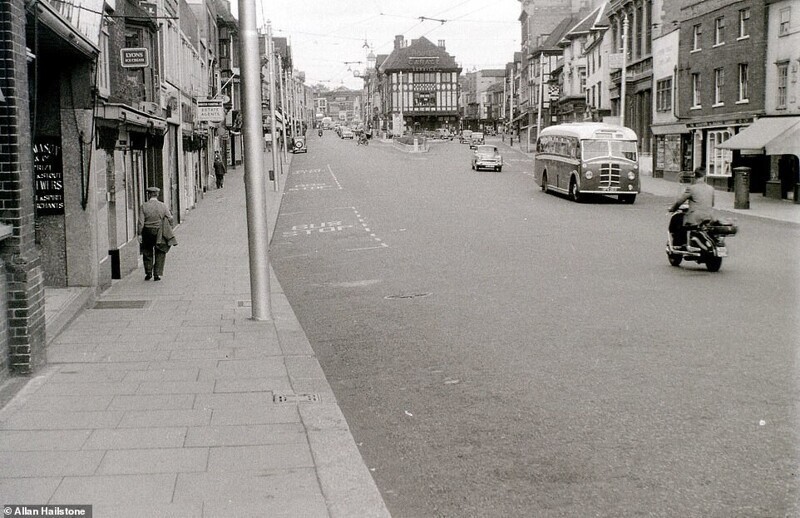 Хай-стрит в Мейдстоне, Кент, 3 августа 1958 года