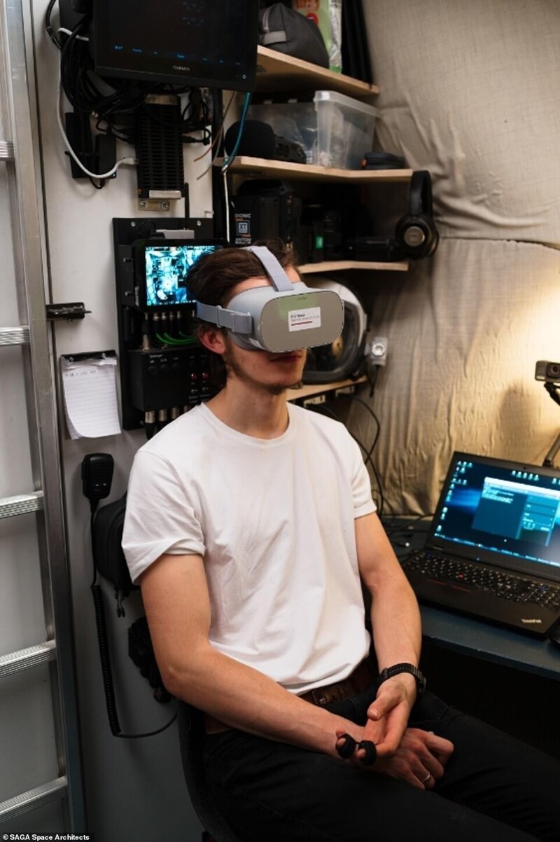 Один из архитекторов участвует в исследовании виртуальной реальности (VR), которое проводил факультет космоса Датского технического университета