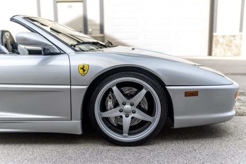 Ferrari для больших парней: на продажу выставили спорткар принадлежавший Шакилу О'Нилу