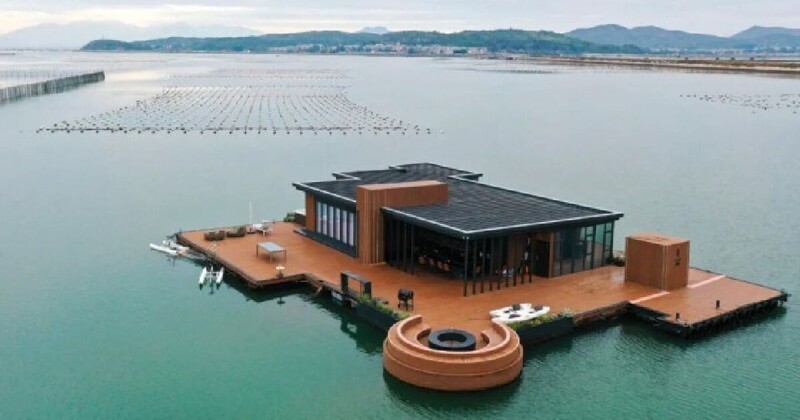 Китаец построил морской плавучий дом площадью 56 квадратных метров